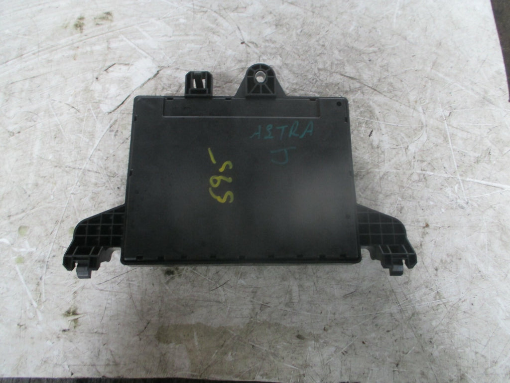 VAUXHALL ASTRA J 2013 FUSE BOX 13343949