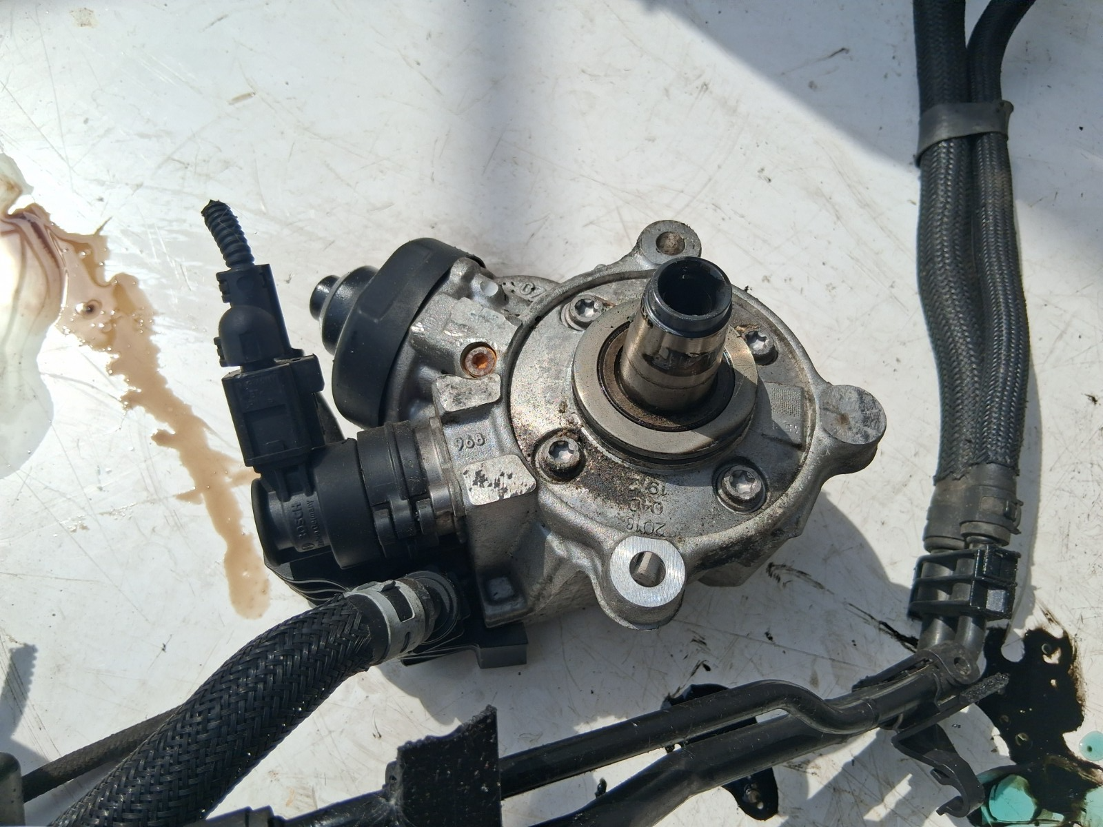 2018 BMW X1 F48 2.0 DIESEL HIGH PRESSURE FUEL PUMP 8579230