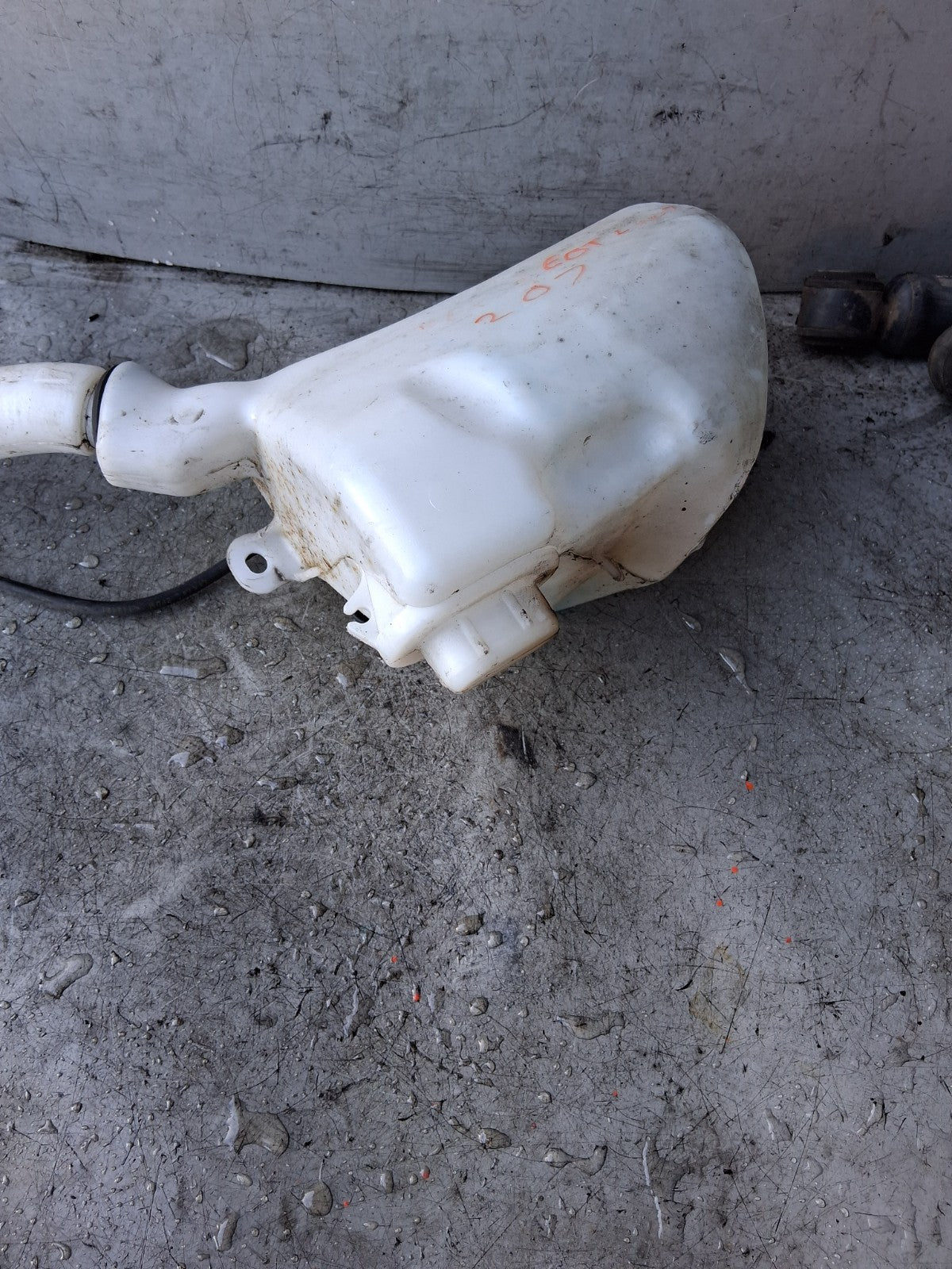 PEUGEOT 207 2009 FRONT WINDSCREEN WASHER BOTTLE TANK 9648337580