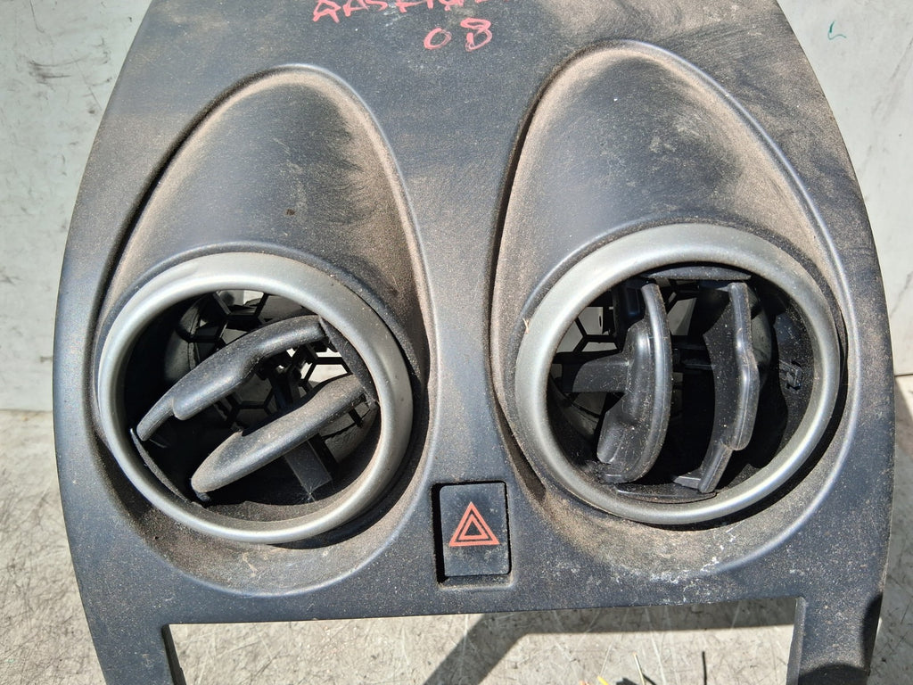 2008 NISSAN QASHQAI J10 MK1 FRONT DASHBOARD CENTRE AIR VENT WITH HAZARD SWITCH