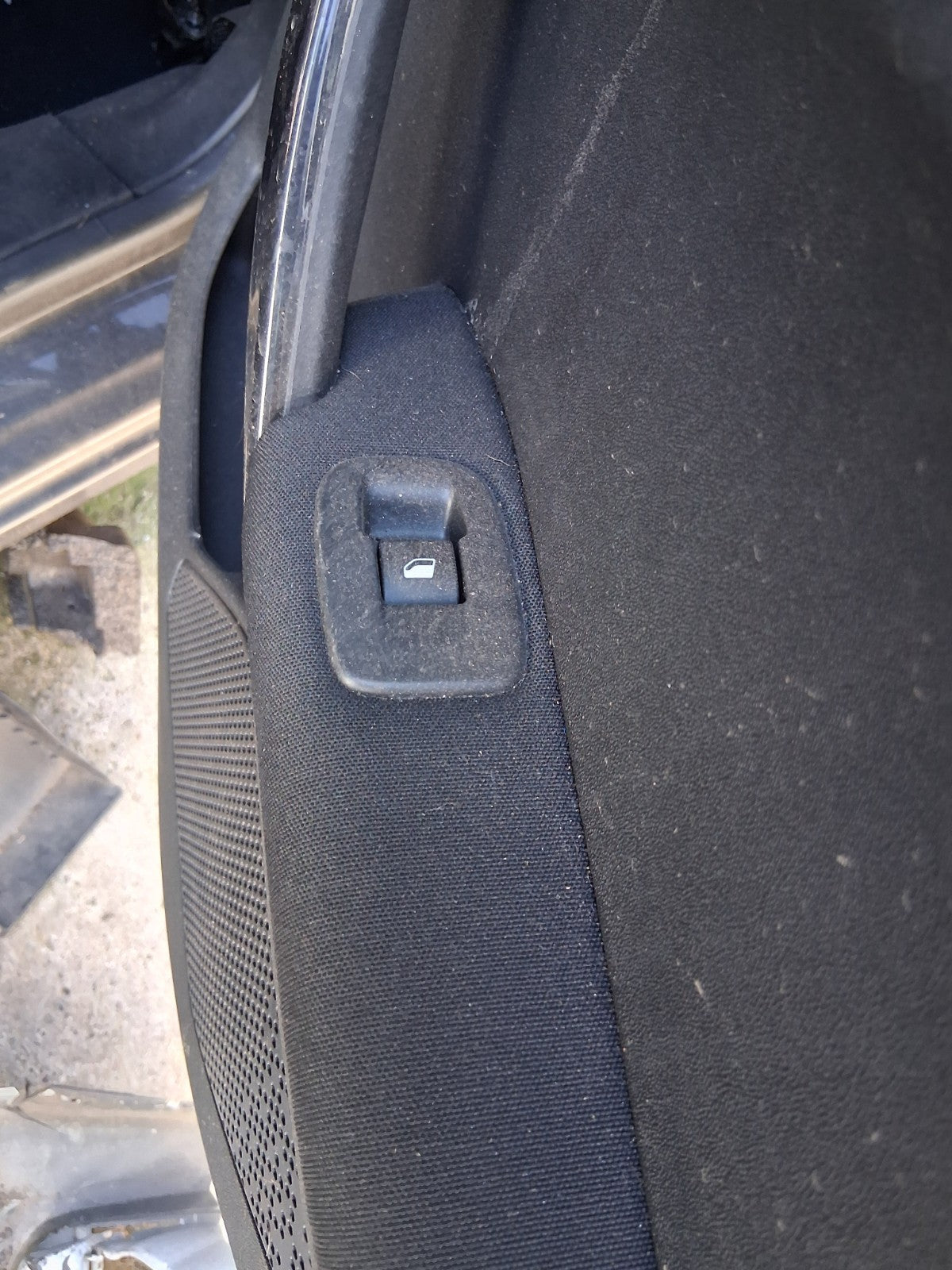 2019 PEUGEOT 208 MK2 OSR DRIVER SIDE REAR RIGHT WINDOW CONTROL SWITCH