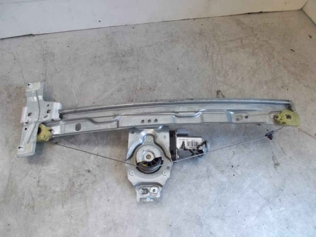 PEUGEOT 206 2004 3 DOOR NS PASSENGER SIDE WINDOW MOTOR REGULATOR 9681182380