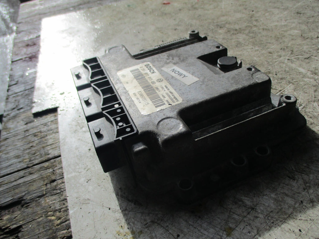 VAUXHALL VIVARO 2.0 DIESEL 2011 ENGINE CONTROL UNIT ECU 8201105714