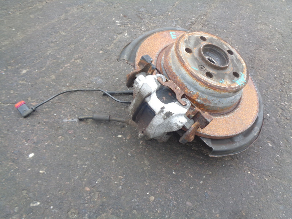MERCEDES BENZ W212 2010 2.1 DIESEL NSR PASSENGER SIDE REAR WHEEL HUB + CALIPER