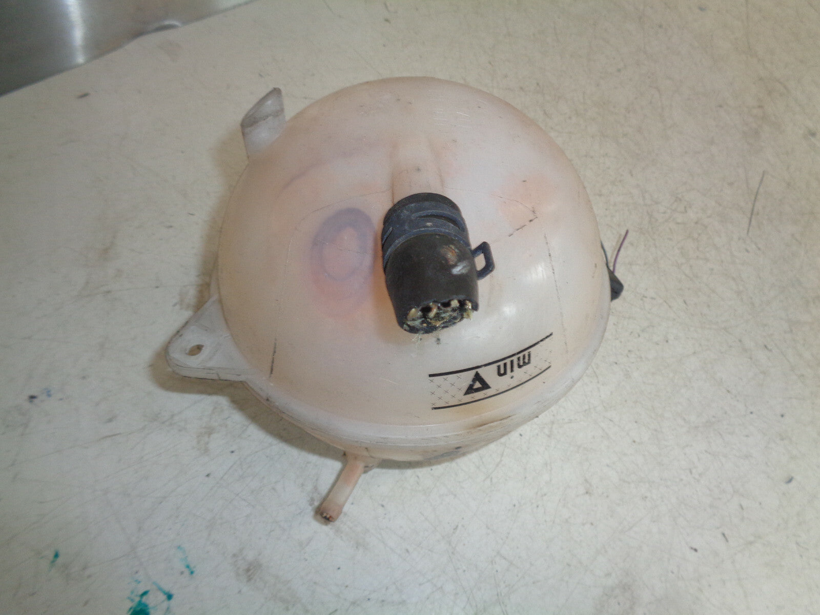 VW VOLKSWAGEN GOLF MK5 1.6 TDI ENGINE COOLANT EXPANSION TANK BOTTLE 1K0121407A
