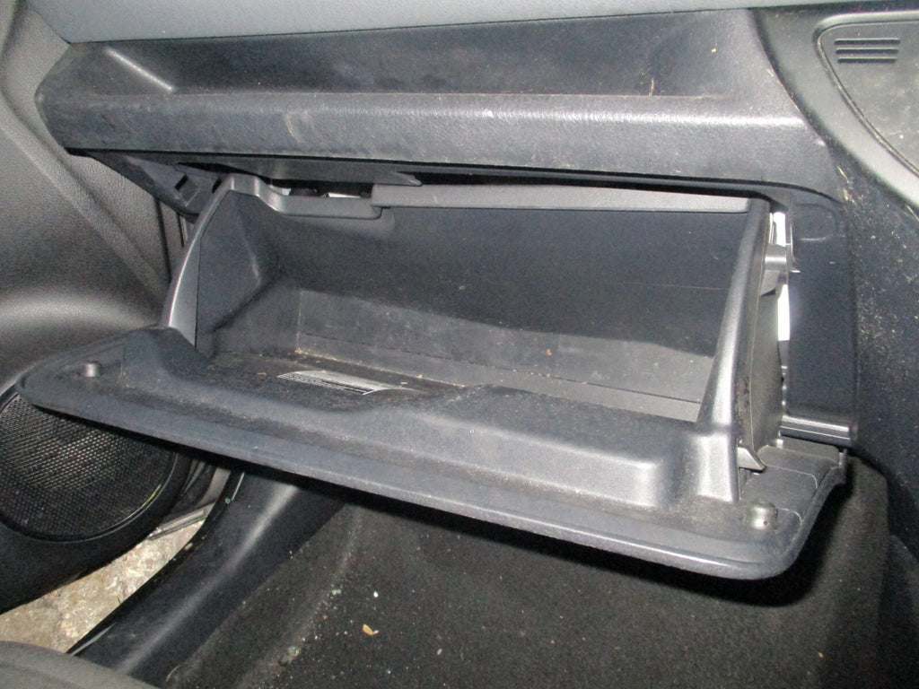 TOYOTA YARIS MK3 2018 NSF PASSENGER SIDE FRONT STORAGE GLOVEBOX