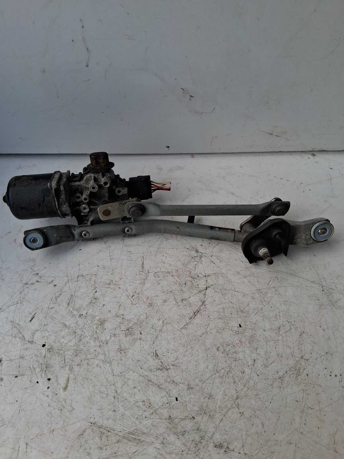 2019 TOYOTA AYGO MK2 FRONT WIPER LINKAGE WITH MOTOR W000049247
