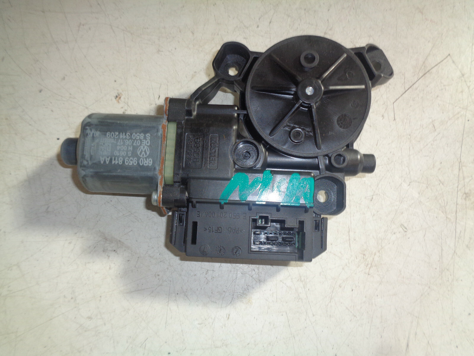 VW VOLKSWAGEN POLO 6R 6C 2017 NSR PASSENGER SIDE REAR WINDOW MOTOR 6R0959811AA