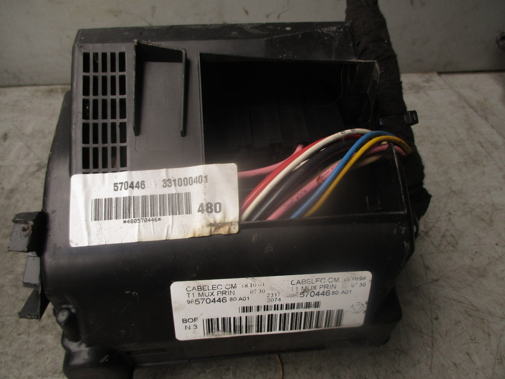 2005 PEUGEOT 206 1.4 PETROL UNDER BONNET FUSE BOX 9650664180