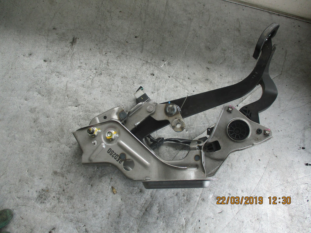 SUZUKI CELARIO 1.0 2015 ACCELERATOR THROTTLE & BRAKE PEDAL SET 0280755231