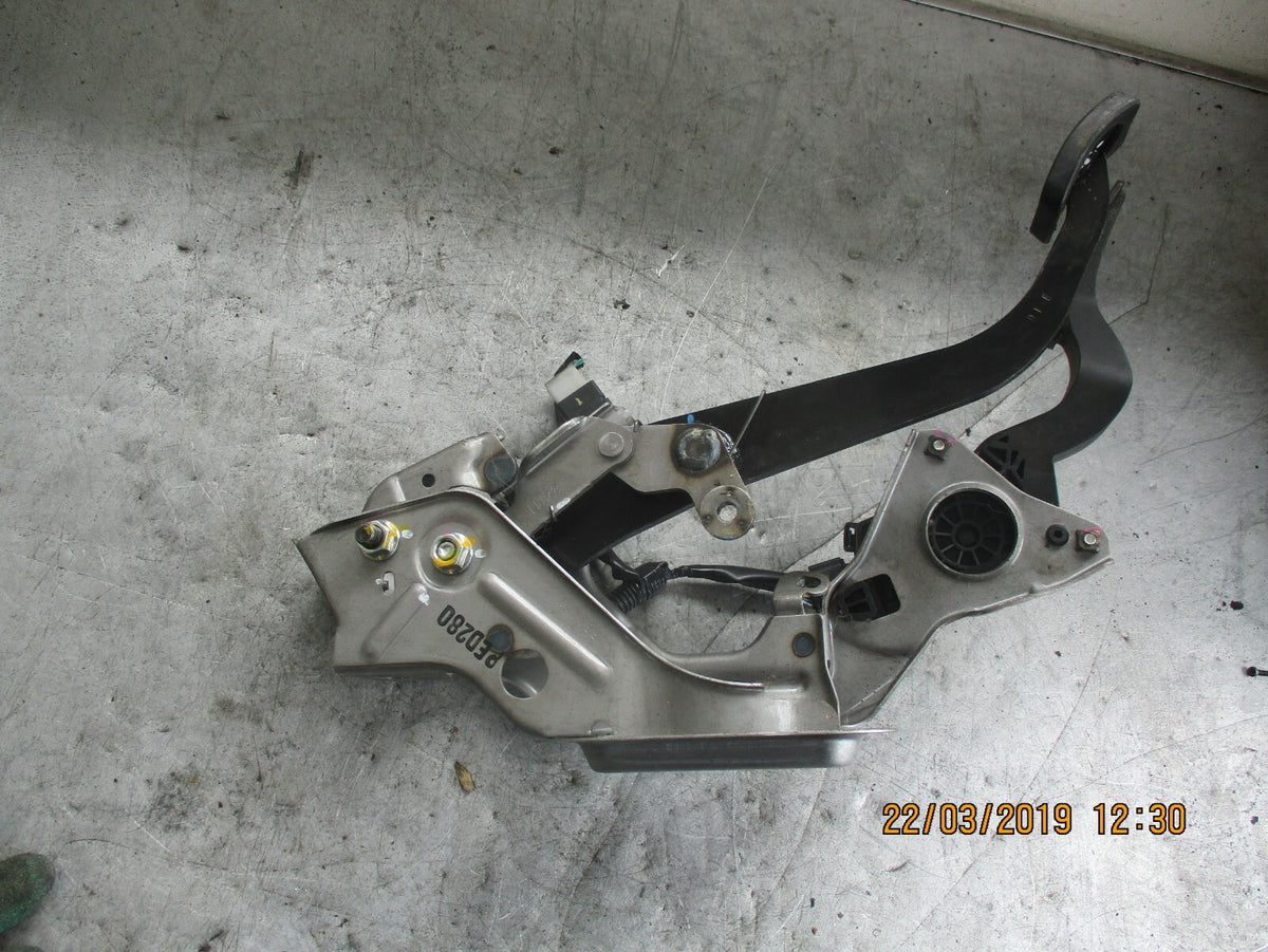 SUZUKI CELARIO 1.0 2015 ACCELERATOR THROTTLE & BRAKE PEDAL SET 0280755231