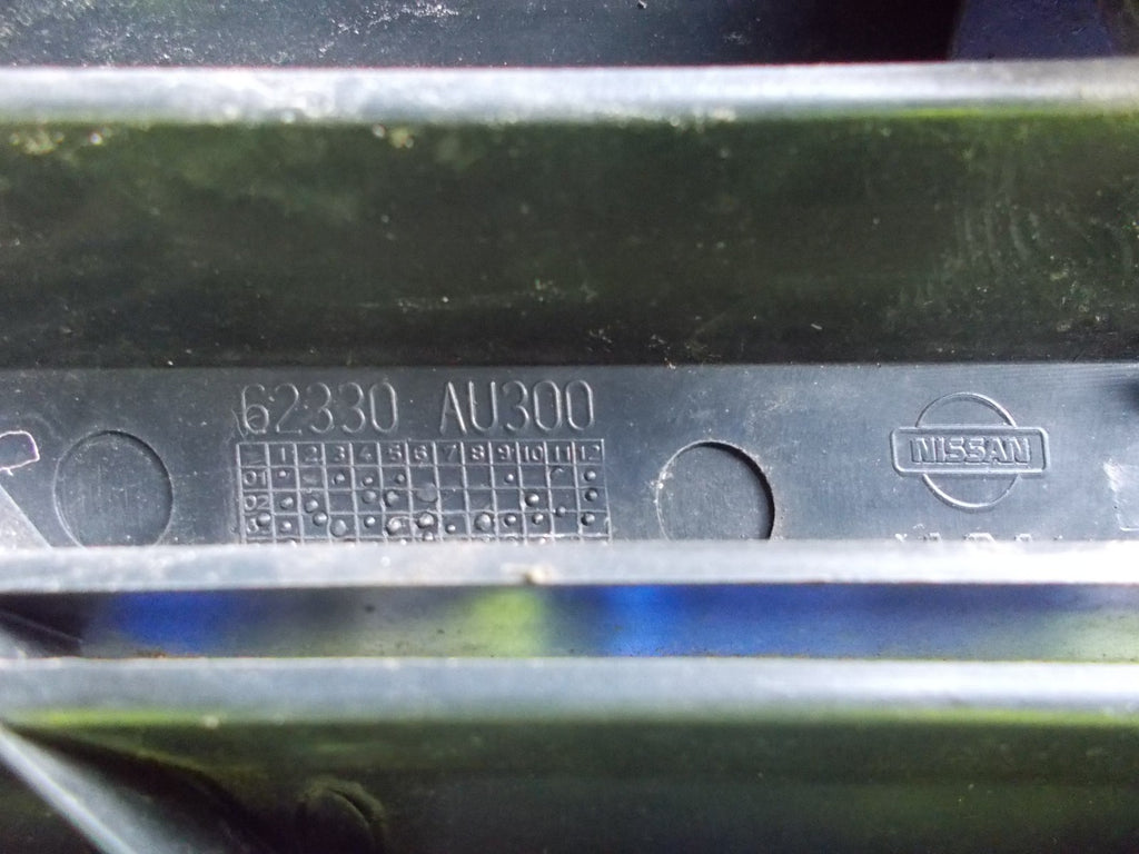 2006 NISSAN PRIMERA NS PASSENGER SIDE FRONT BUMPER GRILLE 62330AU300