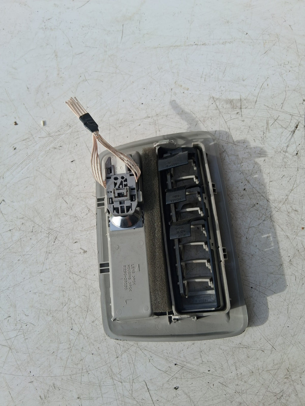TOYOTA ESTIMA MK3 2013 NSR PASSENGER REAR LEFT INTERIOR READING LIGHT 8129028030