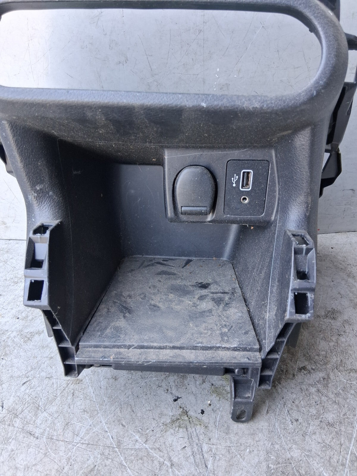2019 NISSAN MICRA K14 DASHBOARD CENTRE CONSOLE FRONT PANEL TRAY 689225FF0A