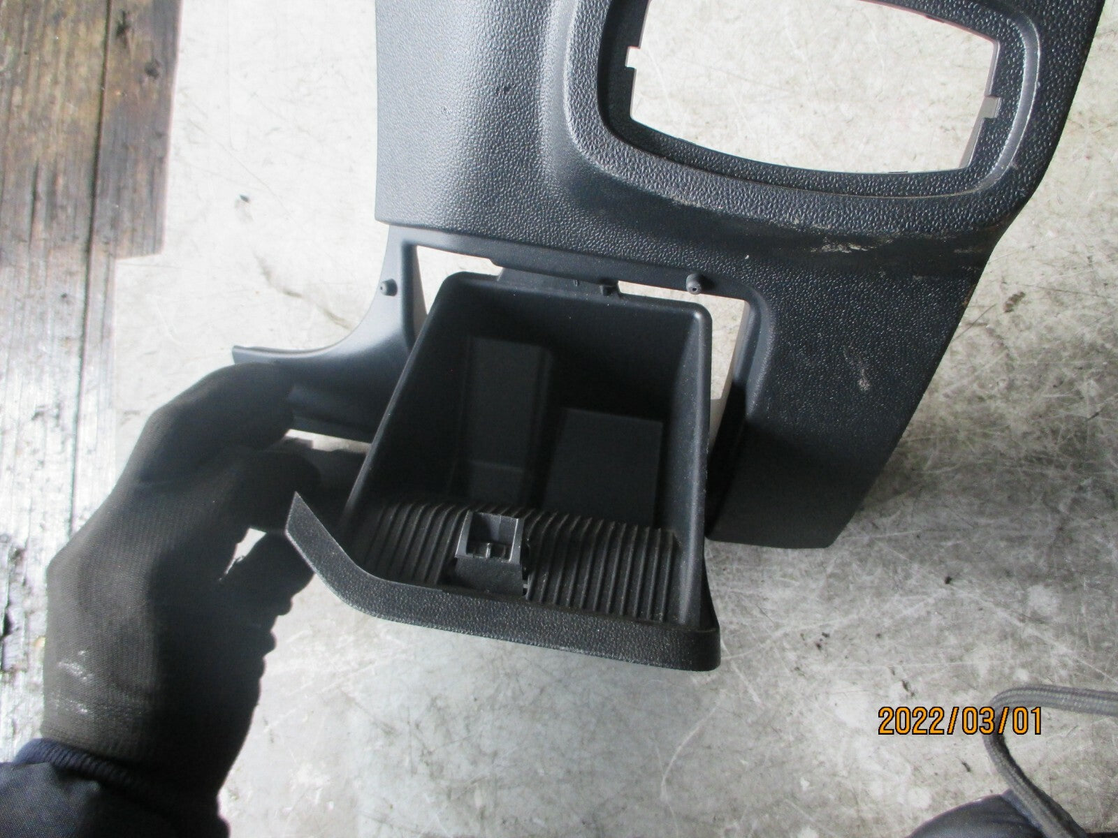 FORD FIESTA 2019 MK8 OS STORAGE COMPARTMENT COIN TRAY H1BB-A043K93-B-P1A01