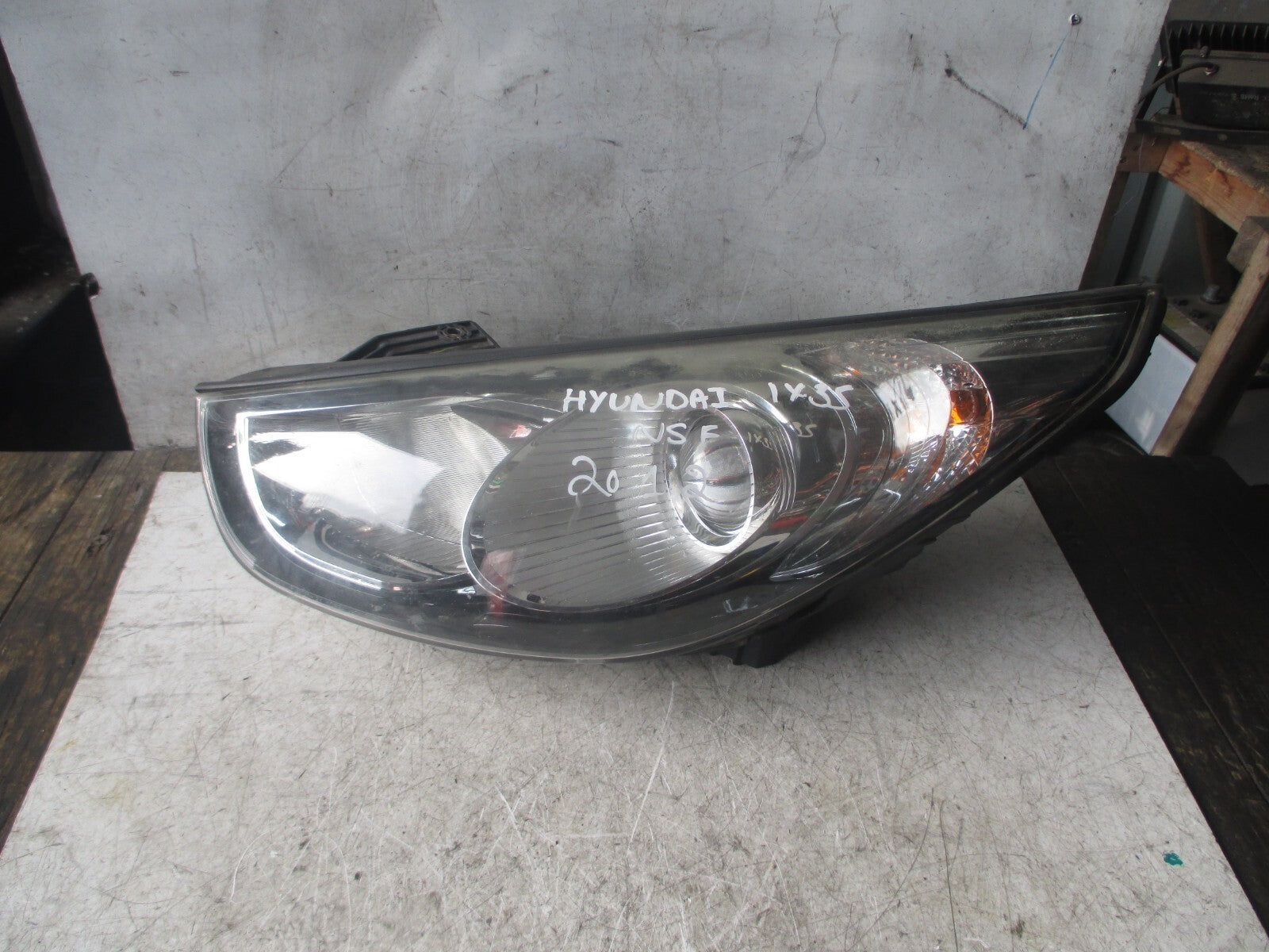 HYUNDAI IX35 2012 NSF PASSENGER SIDE FRONT HEADLIGHT 921012Y