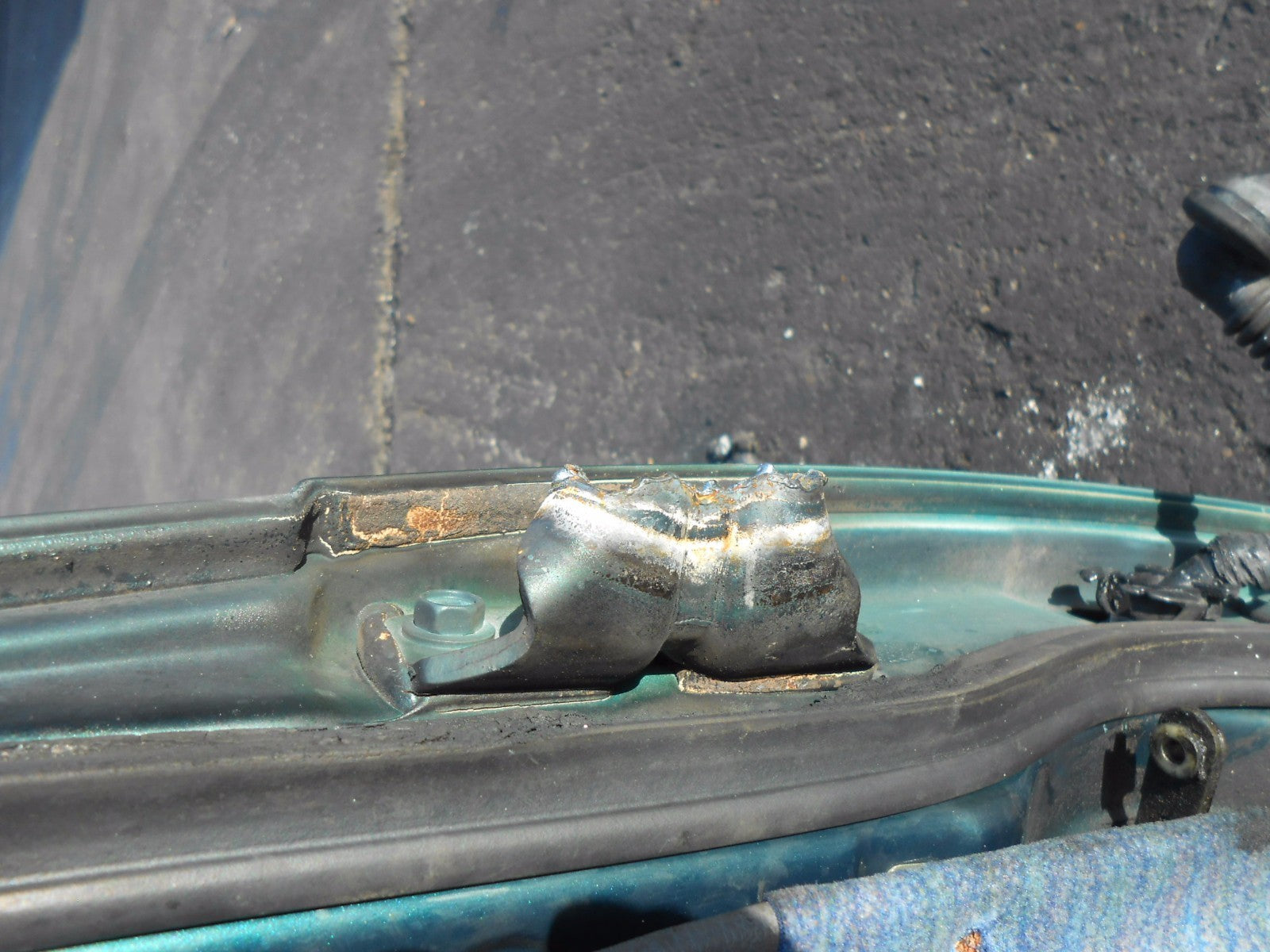 NISSAN SERENA C23 (MK1) 1994 NSF PASSENGER SIDE FRONT COMPLETE DOOR GREEN