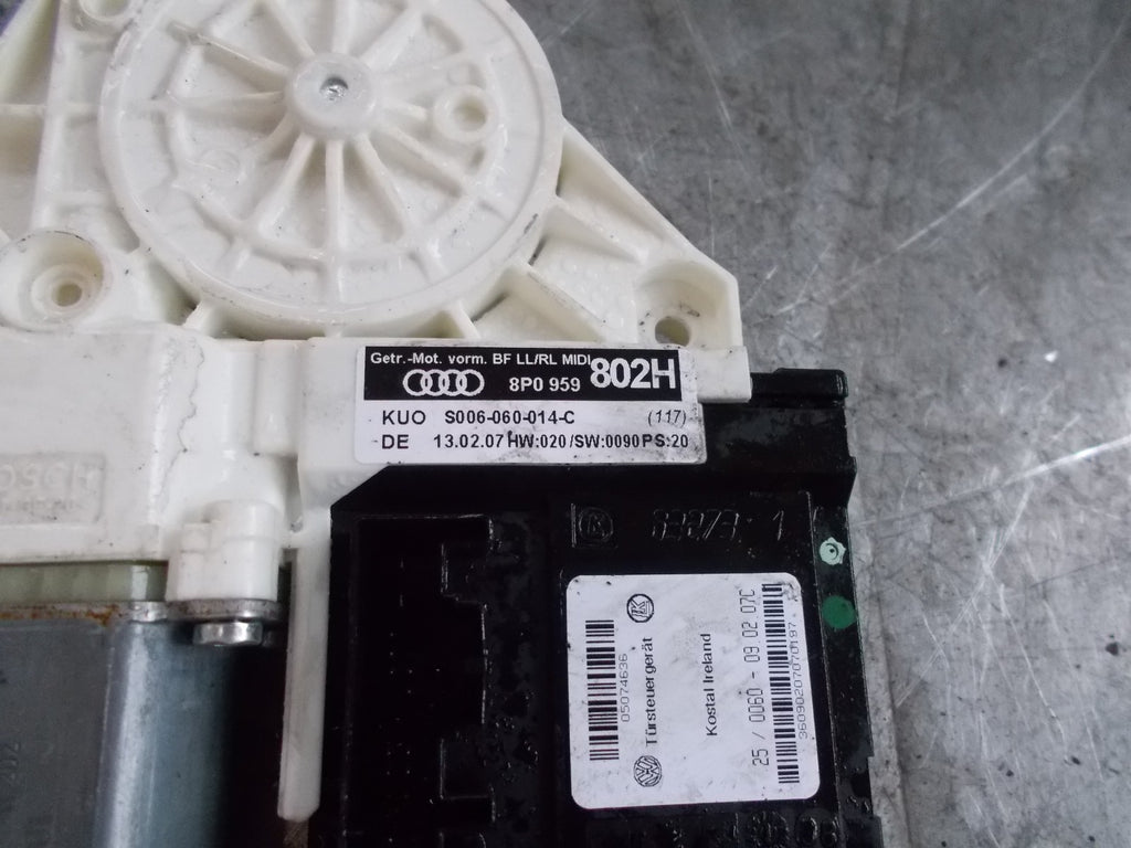 AUDI A3 NS/ PASSENGER SIDE FRONT WINDOW MOTOR REGULATOR 8P0959802H