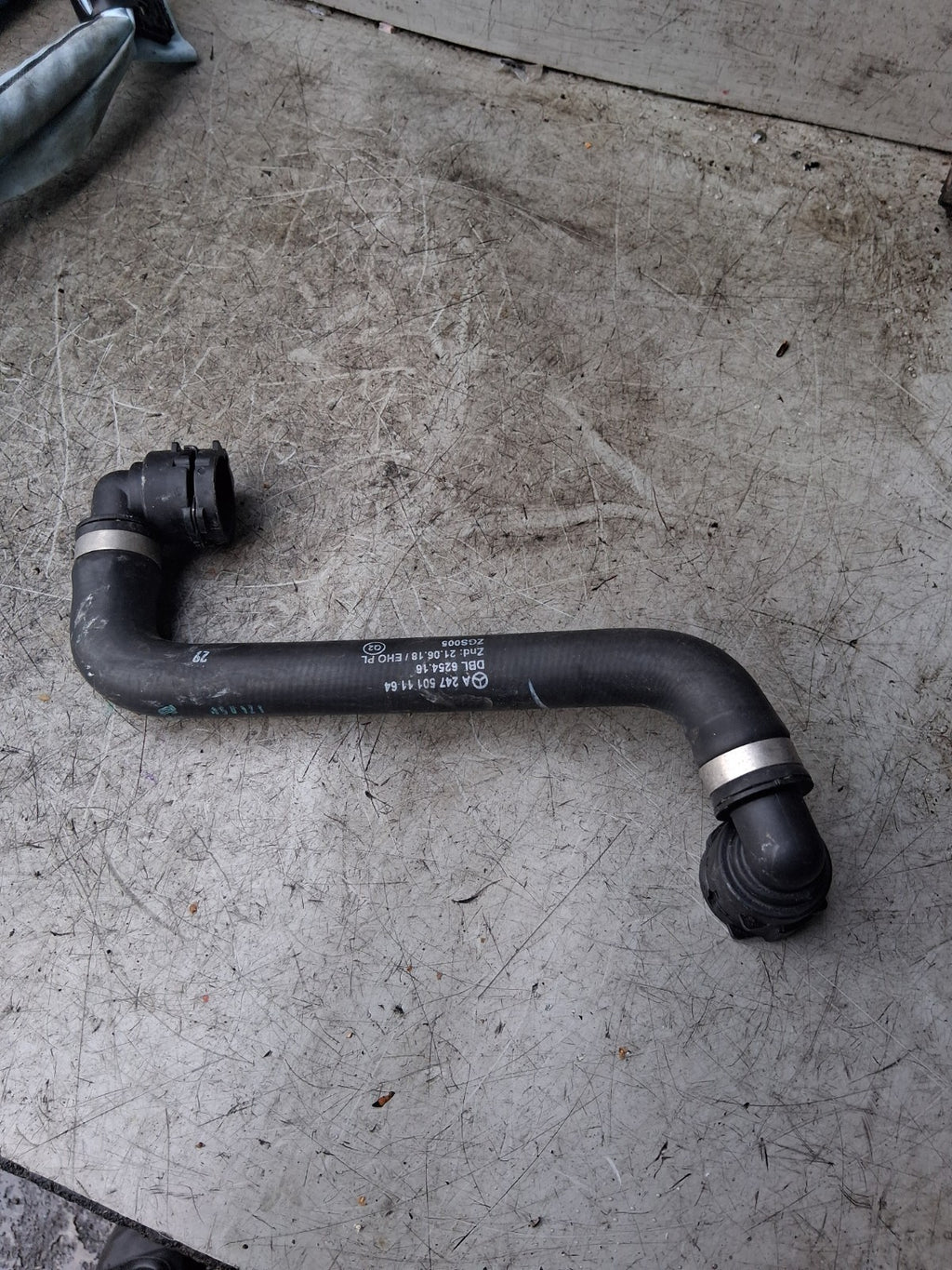 2021 MERCEDES A CLASS WATER COOLANT HOSE PIPE A2475011164