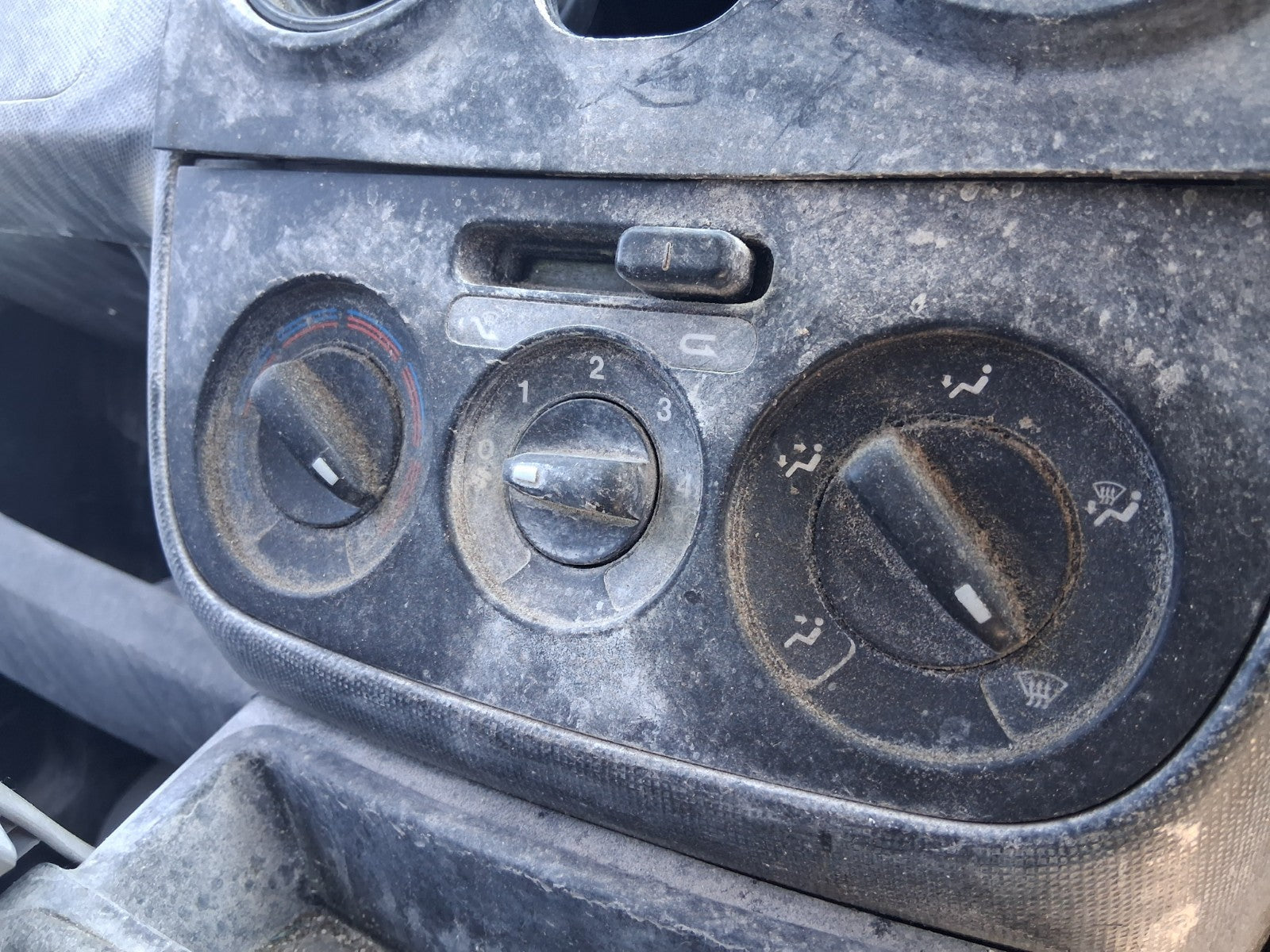 2015 PEUGEOT BIPPER HEATER CLIMATE CONTROL SWITCH PANEL