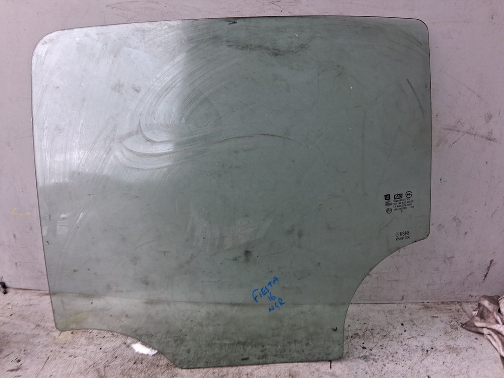 FORD FIESTA MK7 2016 NSR PASSENGER SIDE REAR LEFT WINDOW GLASS 43R000382