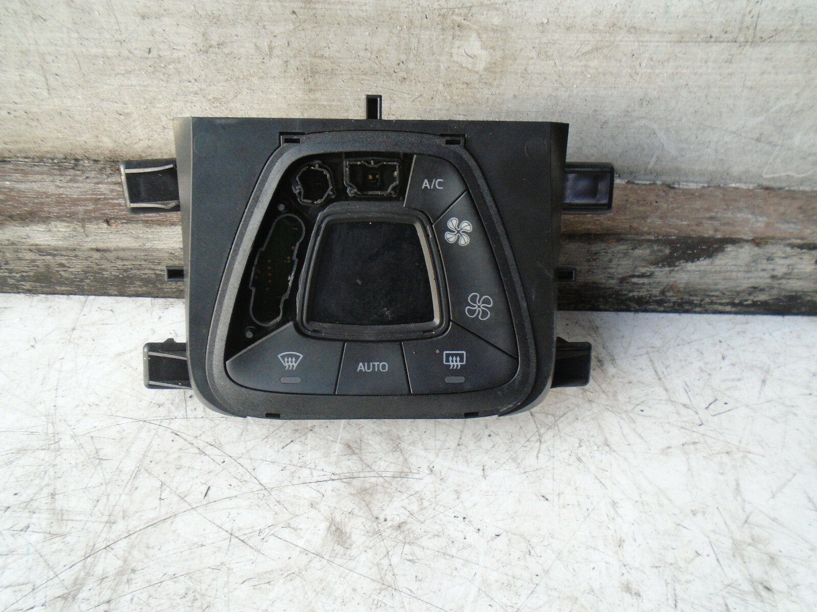 CITROEN C1 2015 MK2 HEATER AC CLIMATE CINTROL SWITCH PANEL UNIT 5590YV010