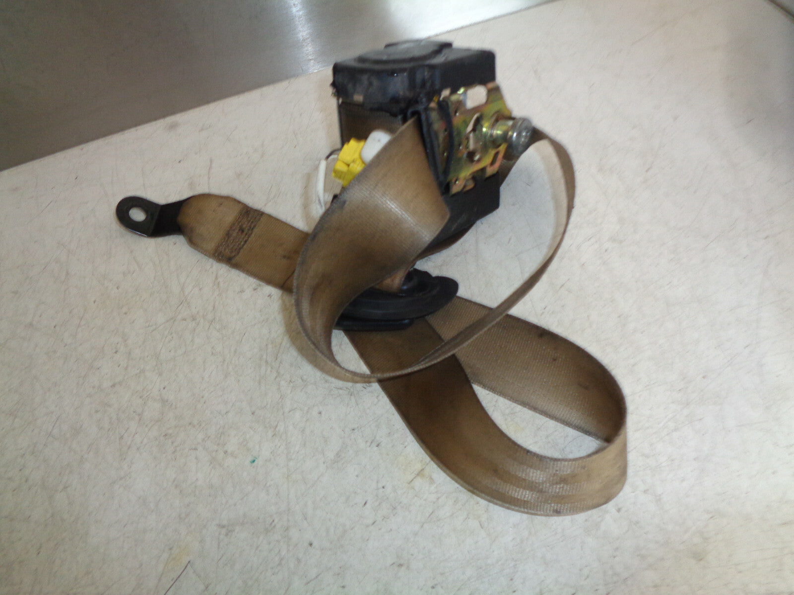 VW VOLKSWAGEN MK1 TOURAN OSF DRIVER SIDE FRONT BEIGE SEAT BELT 1T2857706