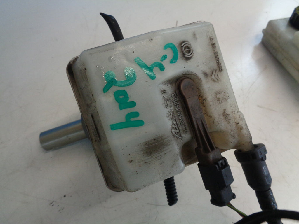 CITROEN C4 2014 GRAND PICASSO BRAKE  MASTER CYLINDER WITH RESERVOIR 9654002180