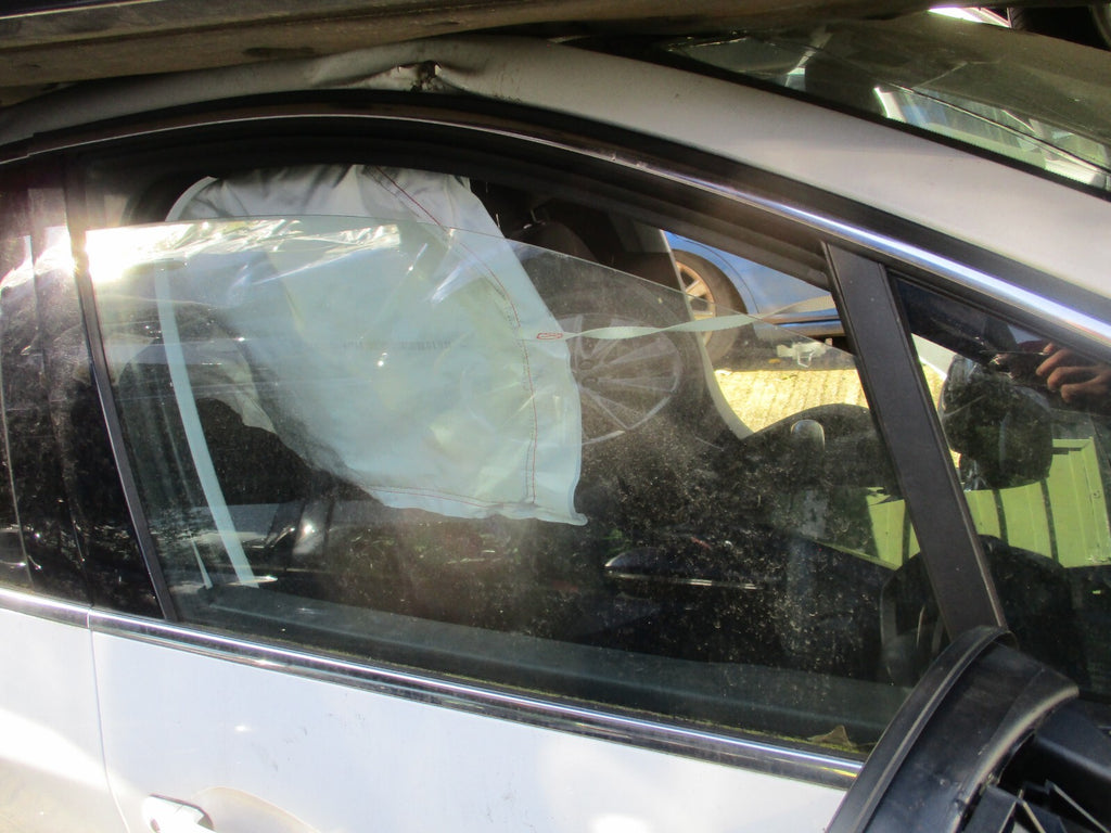 PEUGEOT 208 2017 5 DOOR OSF DRIVER SIDE FRONT DOOR WINDOW GLASS