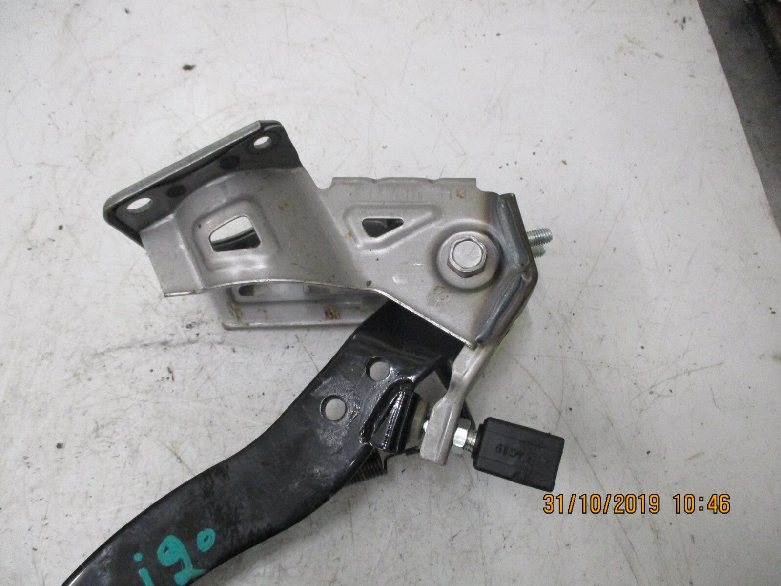 HYUNDAI i20 PB MK1 2013 FOOT BRAKE PEDAL ASSEMBLY WITH SENSOR 328001J920