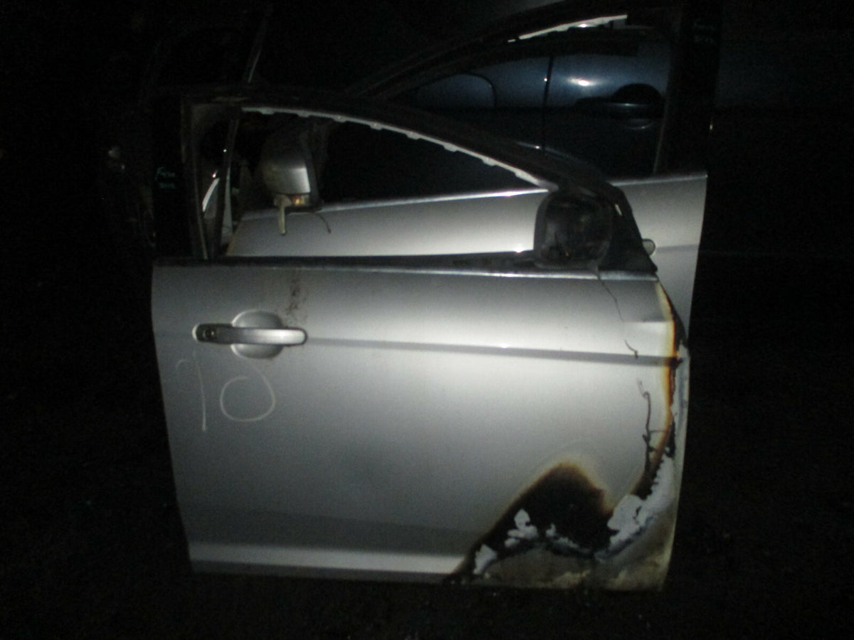 FORD FOCUS 2012 MK3 PREFACE LIFT OSF DRIVER SIDE FRONT DOOR SILVER DAMAGED