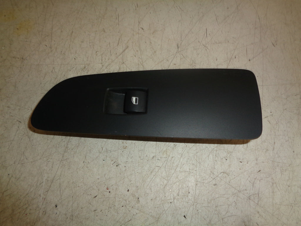 BMW 1 SERIES E88 2013 3 DOOR NSF PASSENGER SIDE FRONT DOOR WINDOW SWITCH 9163001