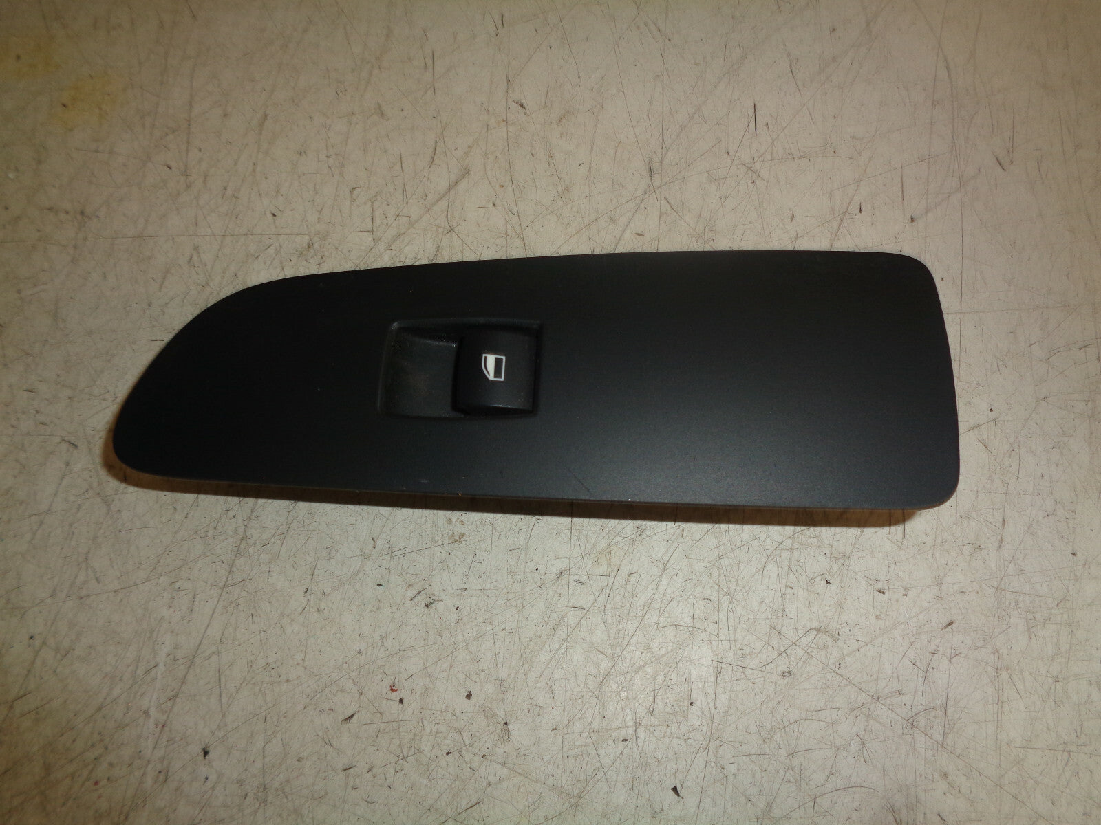 BMW 1 SERIES E88 2013 3 DOOR NSF PASSENGER SIDE FRONT DOOR WINDOW SWITCH 9163001