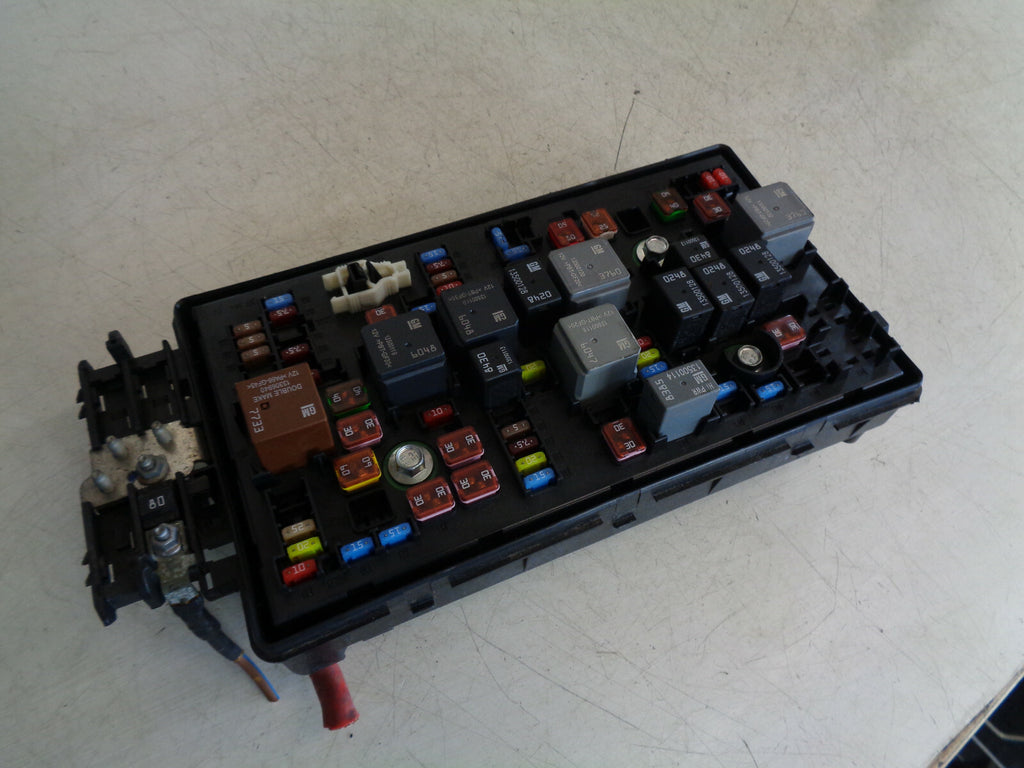 VAUXHALL INSIGNIA A MK1 2010 UNDER BONNET FUSE BOX RELAY BOX 13275881