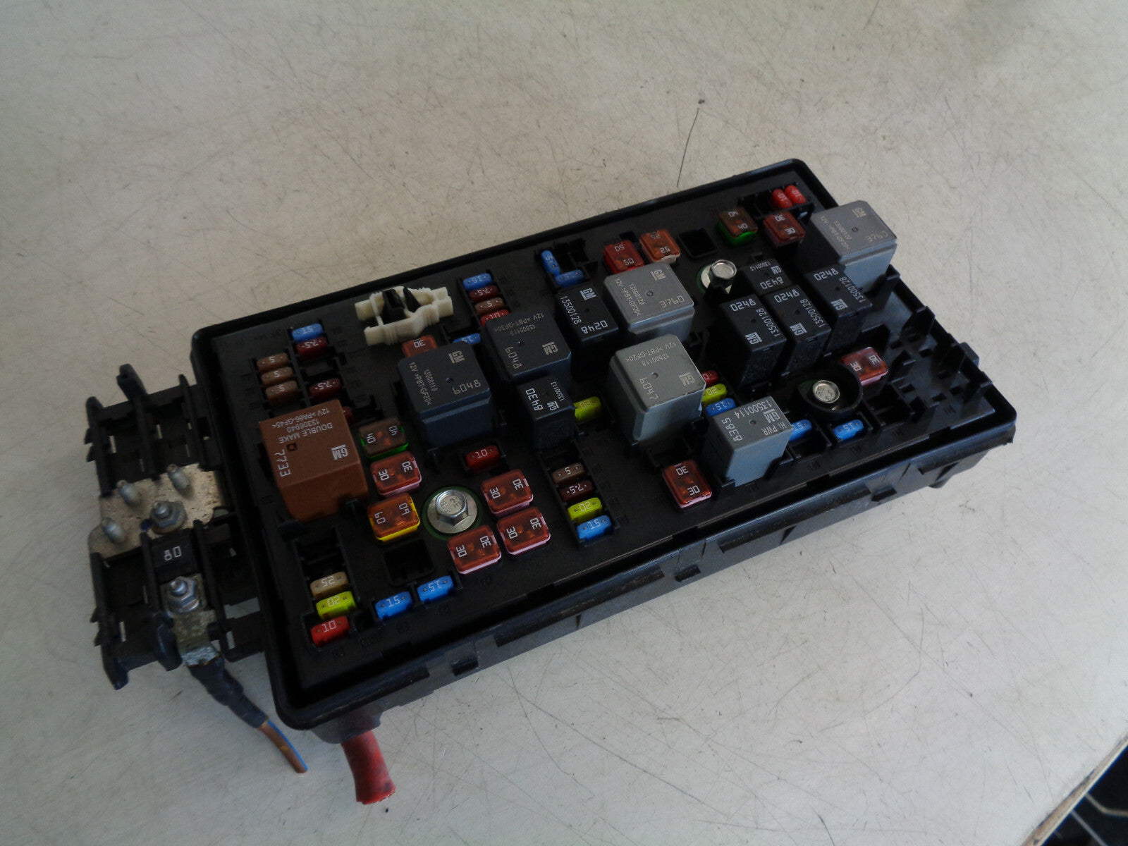 VAUXHALL INSIGNIA A MK1 2010 UNDER BONNET FUSE BOX RELAY BOX 13275881