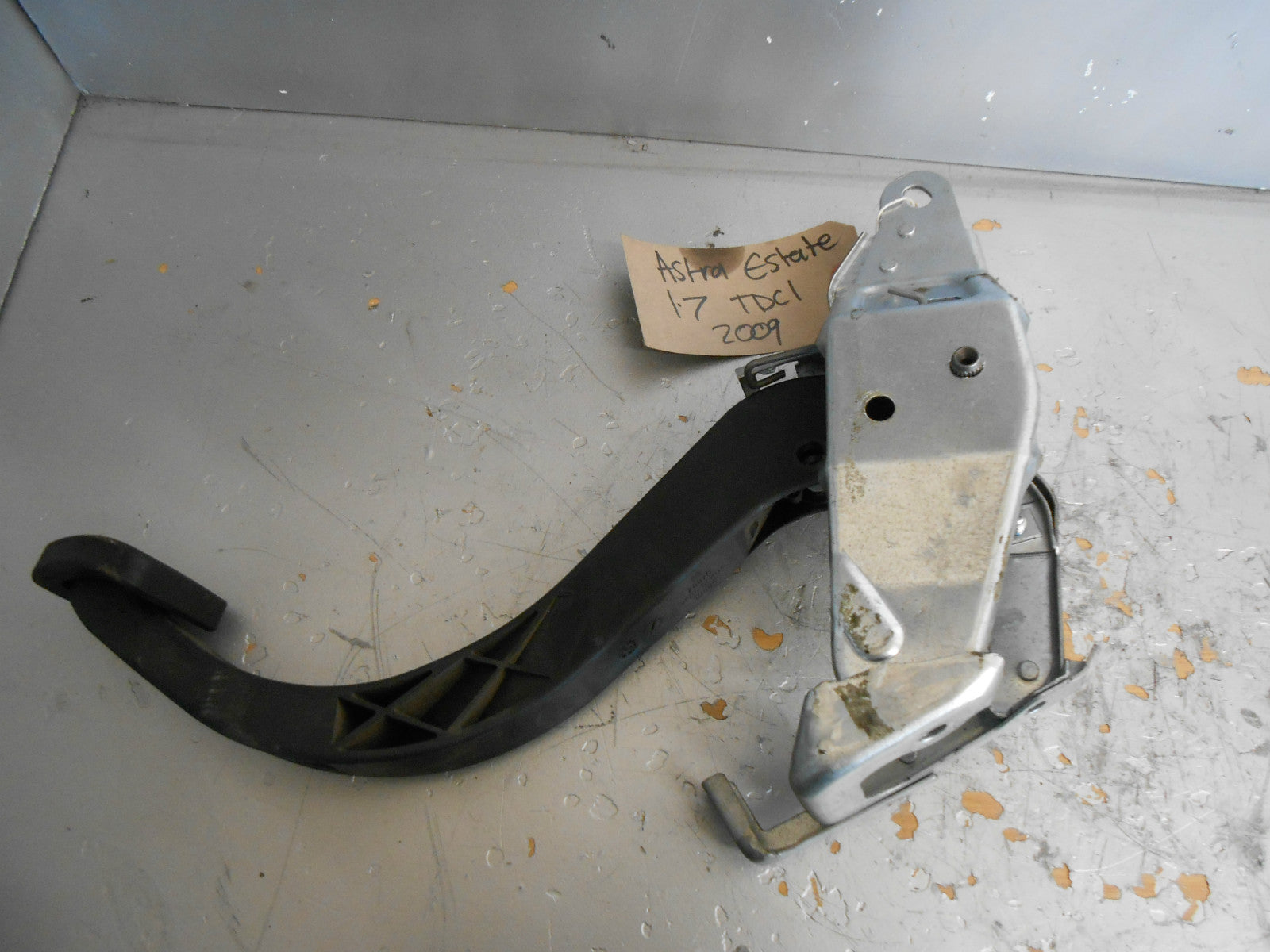 VAUXHALL ASTRA MK5 ESTATE 2009 1.7 CDTI BRAKE PEDAL ASSEMBLY 28870 Z17DTR