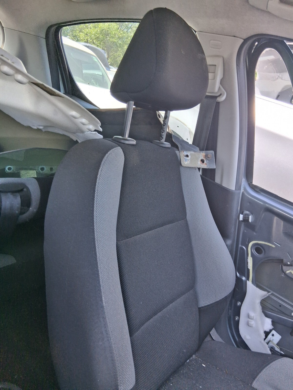 2009 PEUGEOT 207 NSF PASSENGER SIDE FRONT LEFT COMPLETE SEAT