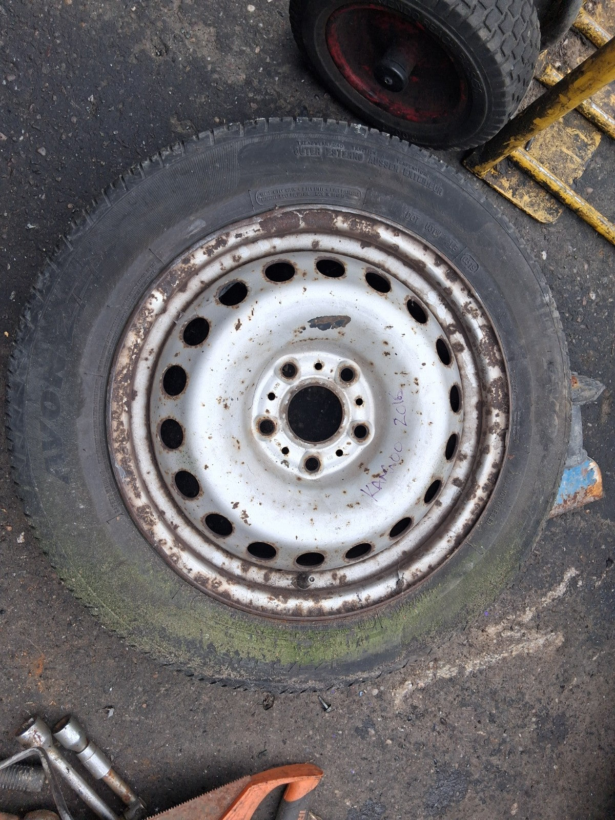 2016 RENAULT KANGOO MK2 15 INCH STEEL WHEEL WITH TYRE 195/65R15