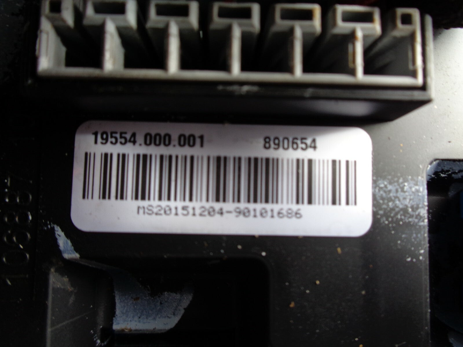 BMW 3 SERIES F30 2015 2.0 DIESEL FUSE BOX V8938907001