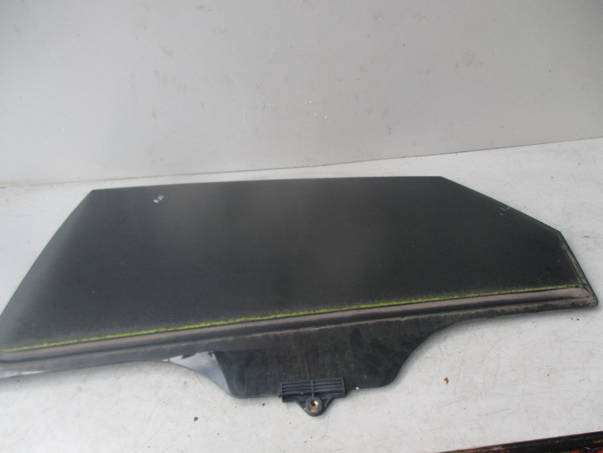 HYUNDAI I40 2015 NSR PASSENGER SIDE REAR WINDOW GLASS