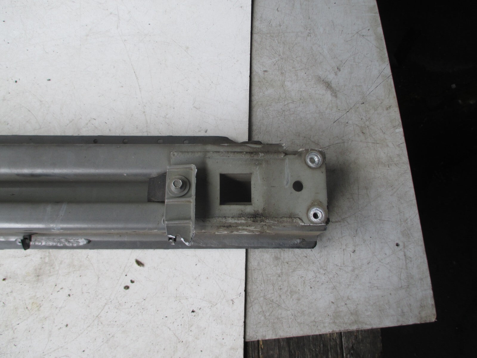 JAGUAR XE 2017 FRONT MAIN REINFORCEMENT CRASH BUMPER METAL BAR BEAM