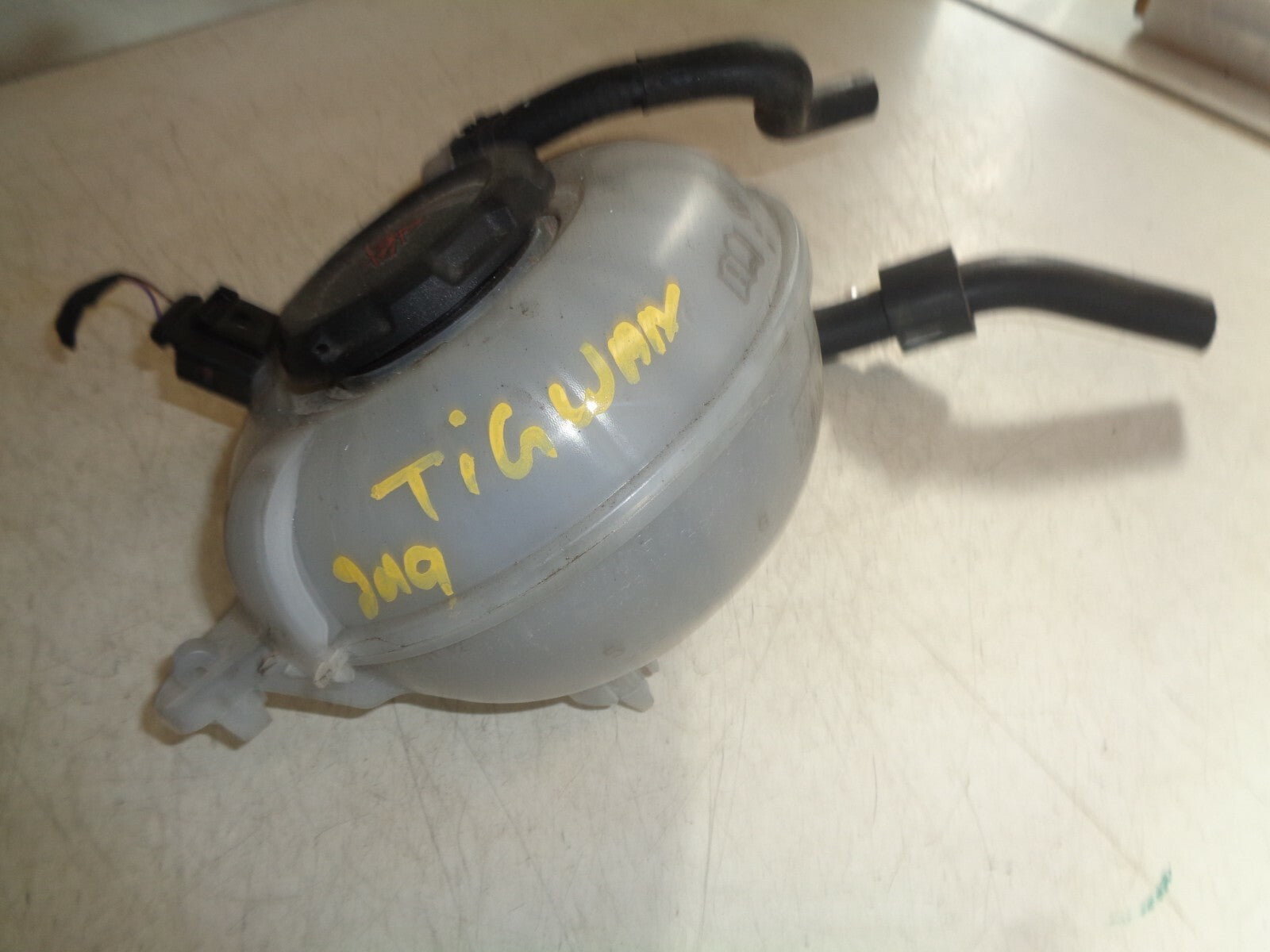 VW VOLKSWAGEN TIGUAN 2019 2.0 DIESEL WATER COOLANT EXPANSION TANK 5Q0121407G