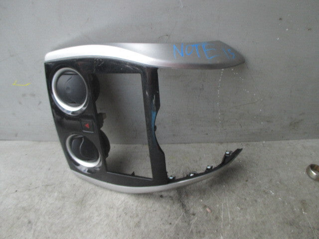 NISSAN NOTE E12 2015 CENTER AIR VENT RADIO SURROUND 682603VV0A