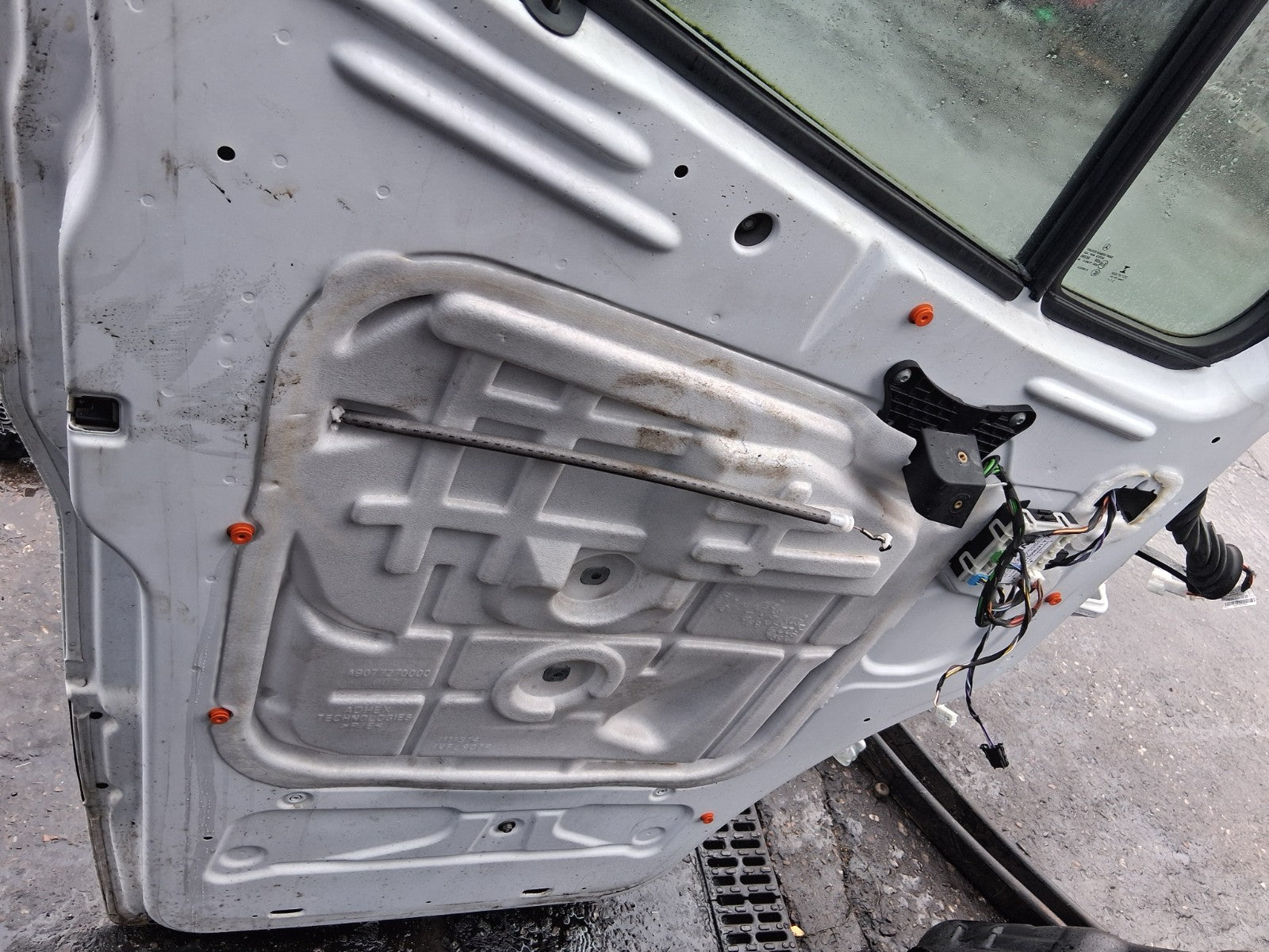 2022 MERCEDES BENZ SPRINTER W907 OSF DRIVER SIDE FRONT RIGHT BARE DOOR WHITE
