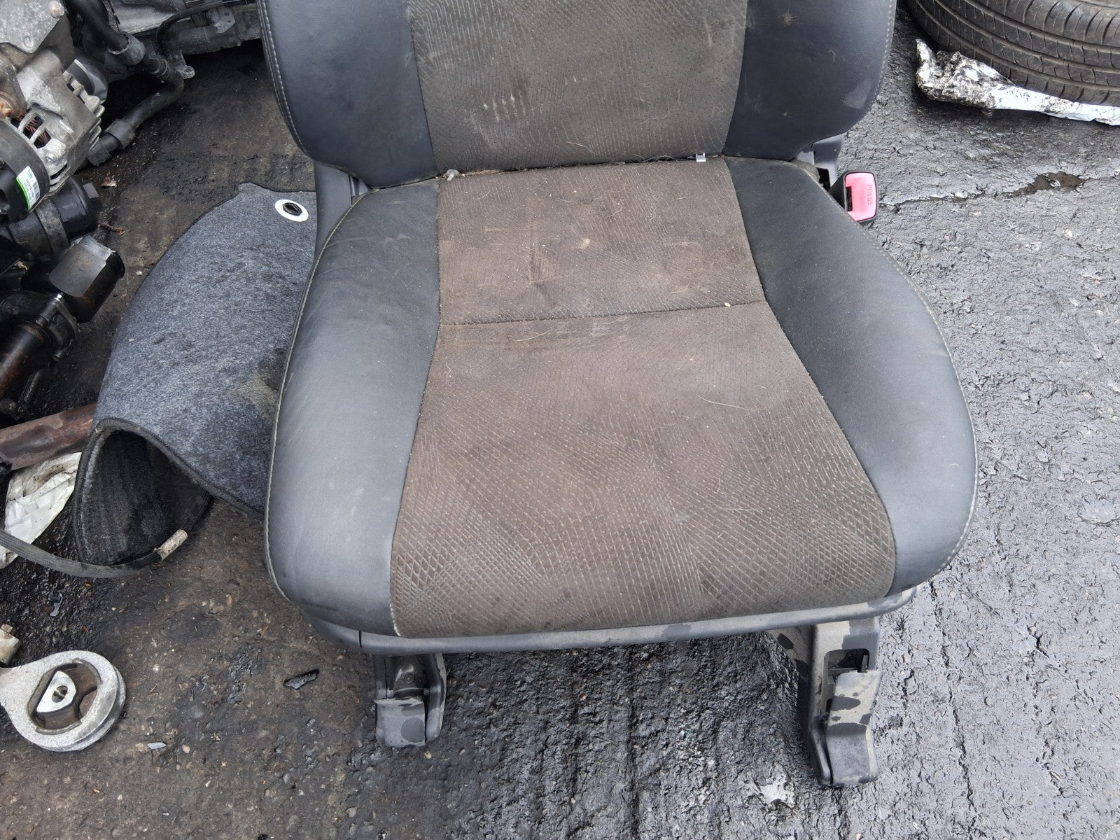 2013 TOYOTA ESTIMA MK3 OSF DRIVER SIDE FRONT COMPLETE SEAT HALF LEATHER