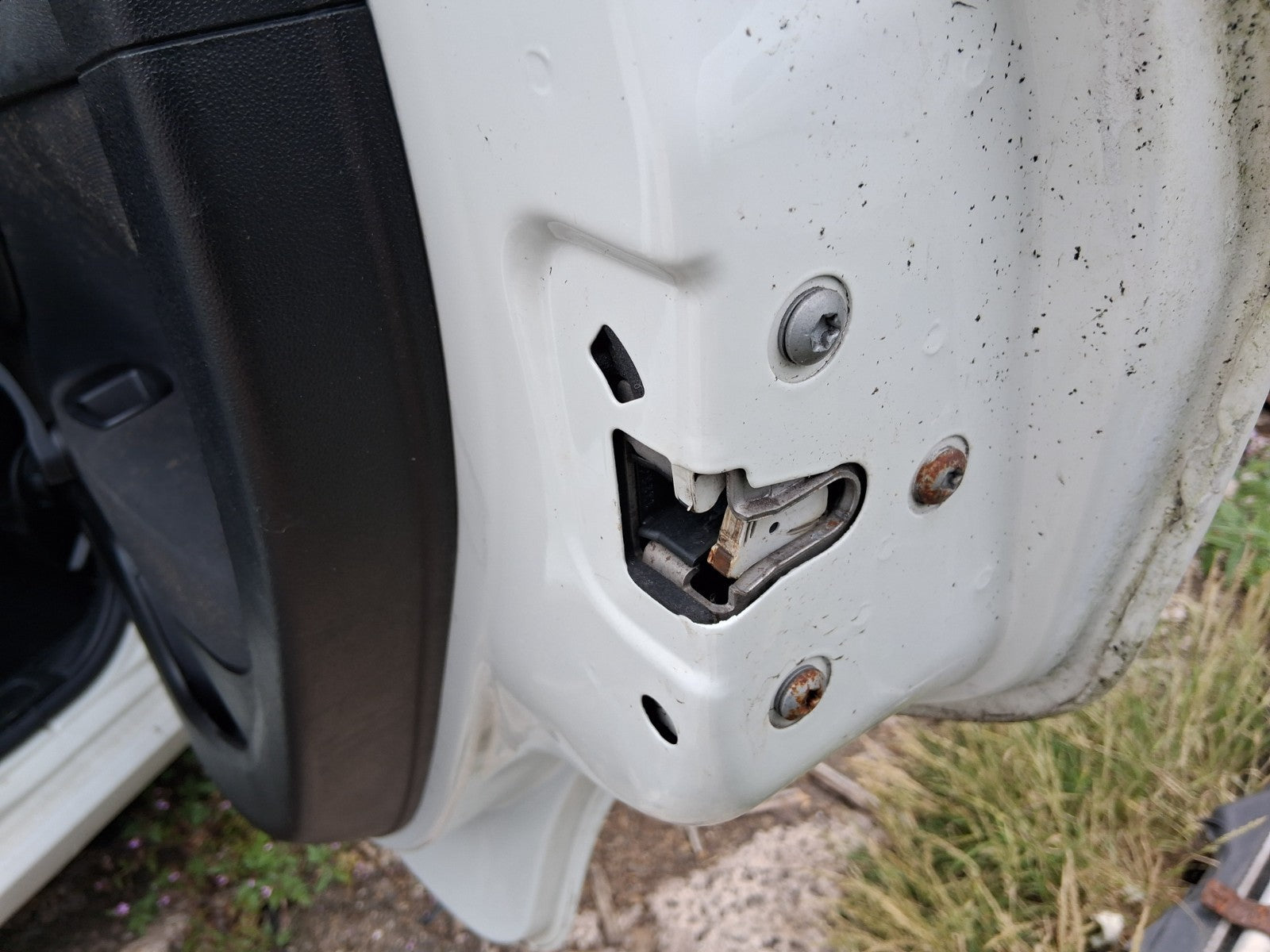 2014 FIAT PUNTO FACELIFT 5 DOOR MK3 OSR COMPLETE DRIVER SIDE REAR DOOR WHITE