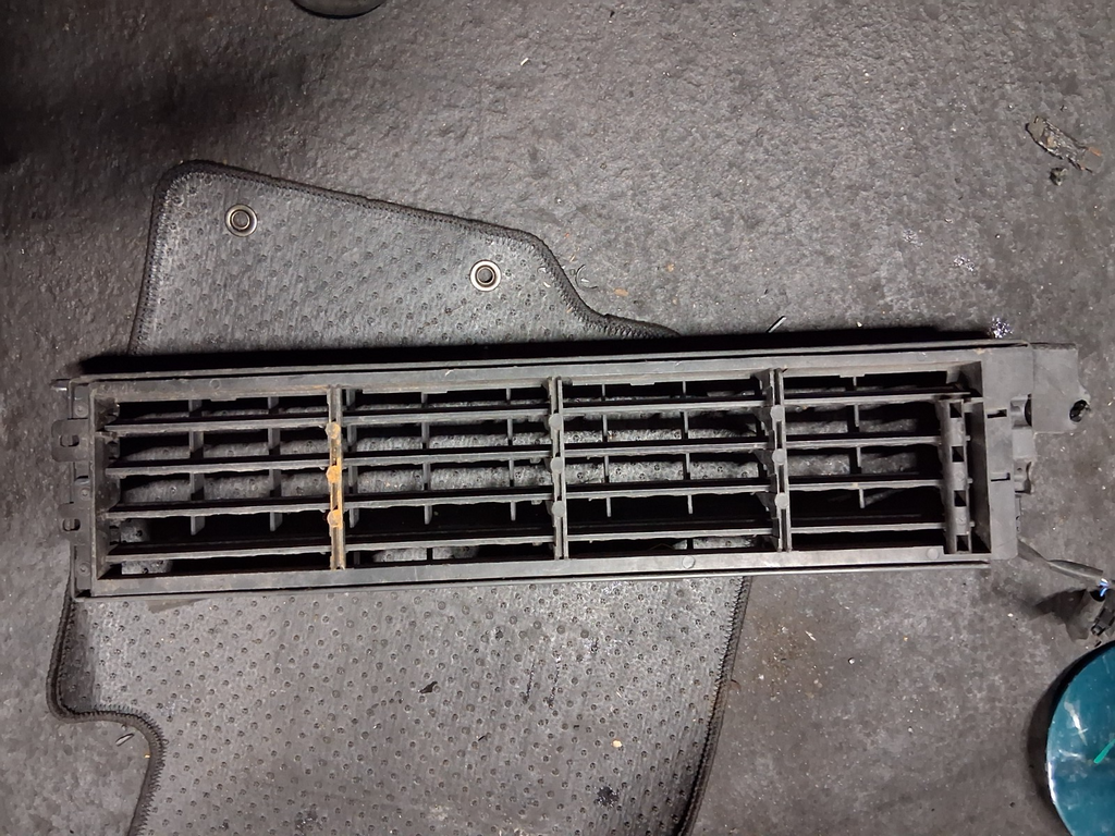 2020 NISSAN QASHQAI J11 MK2 RADIATOR AIR GUIDE DUCT CHANNEL GRILL
