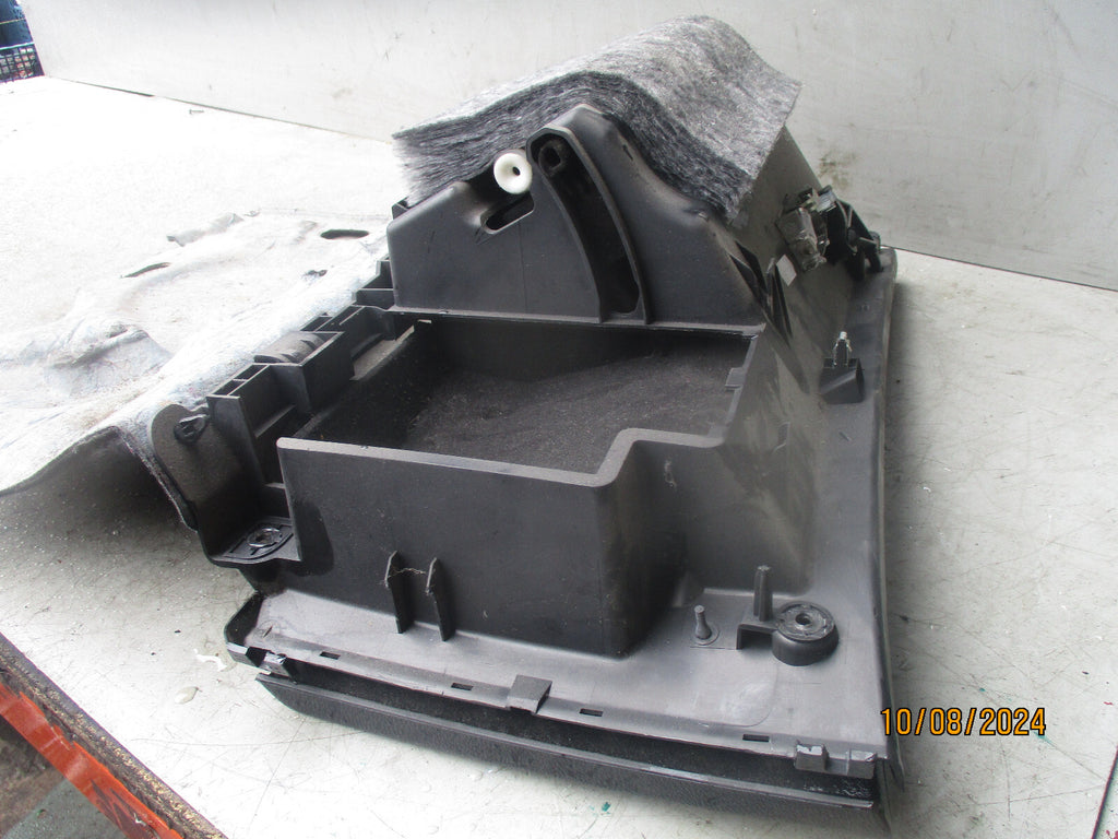 2016 VAUXHALL ZAFIRA C TOURER DASHBOARD GLOVEBOX STRORAGE COMPARTMENT