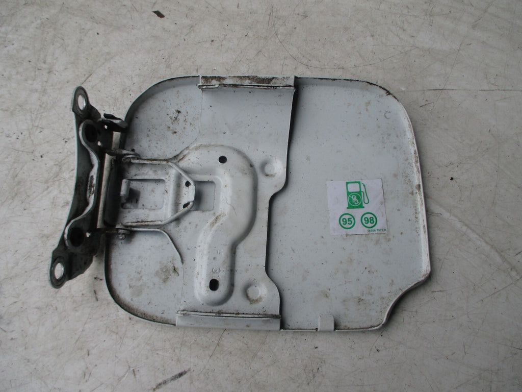 DACIA SANDERO 2018 FUEL PETROL DIESEL FLAP DOOR COVER WHITE