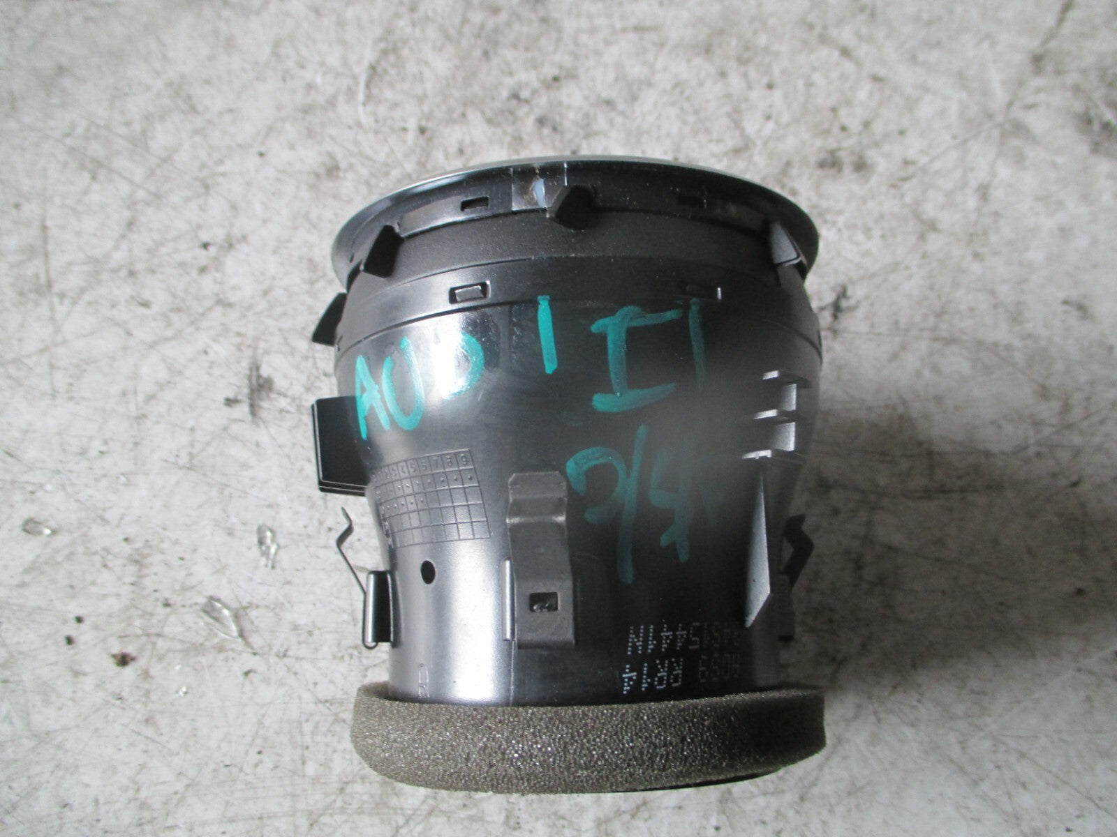 AUDI A1 2015 8X OSF FRONT DRIVER SIDE DASHBOARD AIR VENT 8X2820902